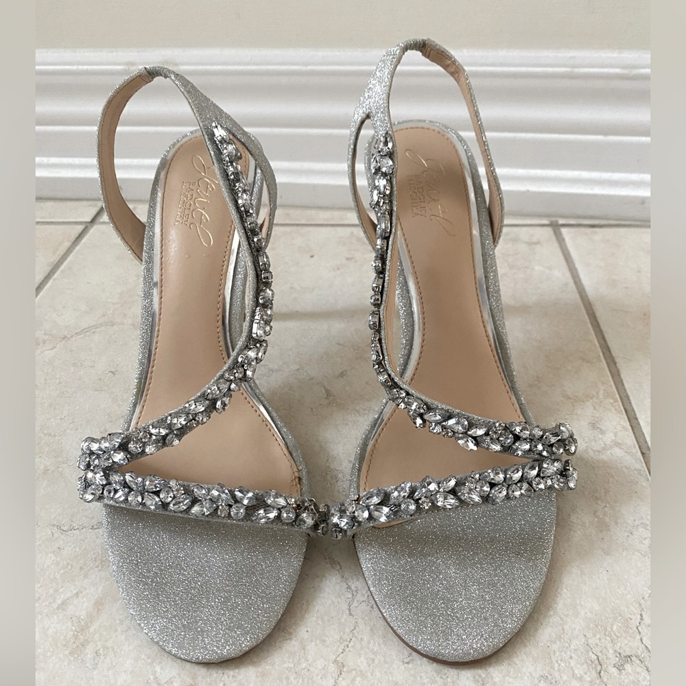 Like new Badgley Mischka formal silver heels
